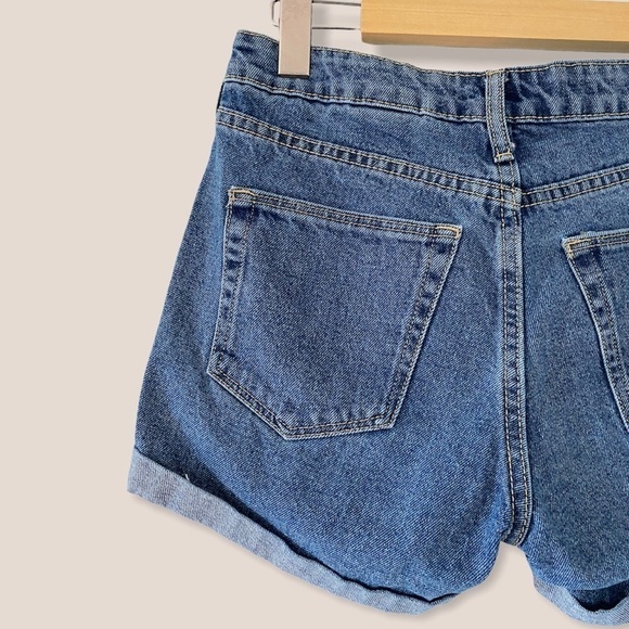 H&M Regular Waist Jean Shorts - Picture 4 of 7